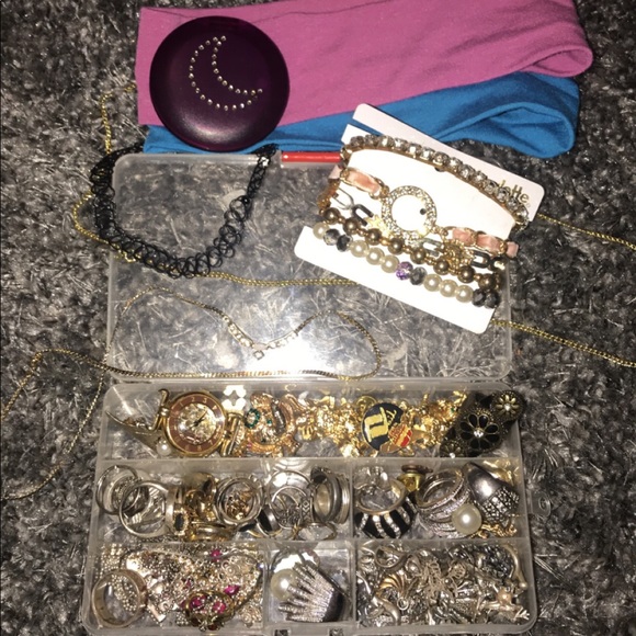 Jewelry set. - Picture 1 of 3
